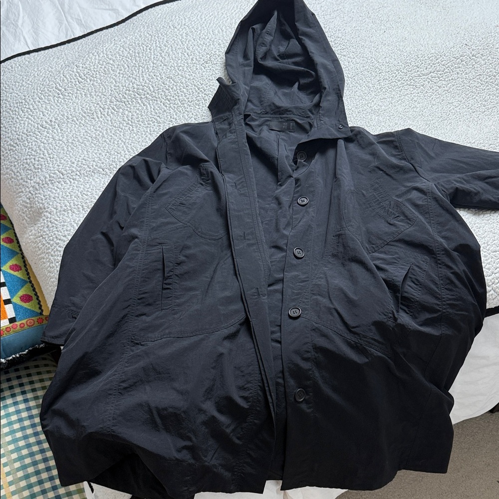 Moyuru womens Black Hooded Raincoat